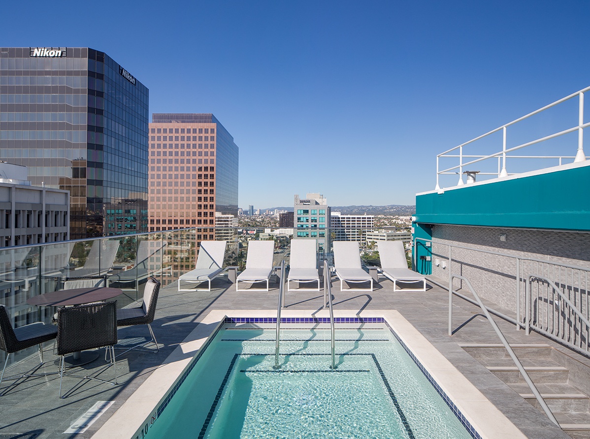AC Hotel by Marriott Beverly Hills small jpg pool_2R